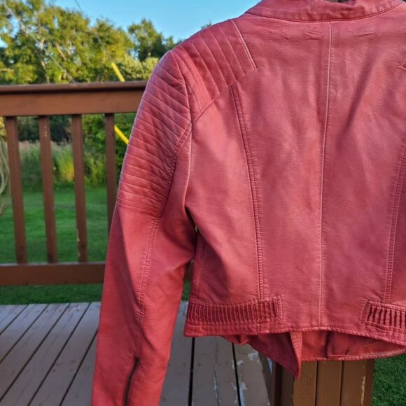 Stunning pink moto jacket by Guess jeans. - Picture 9 of 11